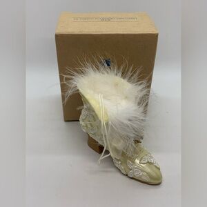 Vintage 1999 AVON Victorian Accessory Ornament Shoe Original Box